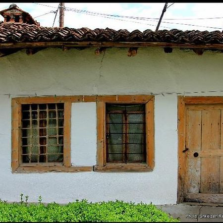 Gjakova Bujtina Zhaveli Bed & Breakfast エクステリア 写真