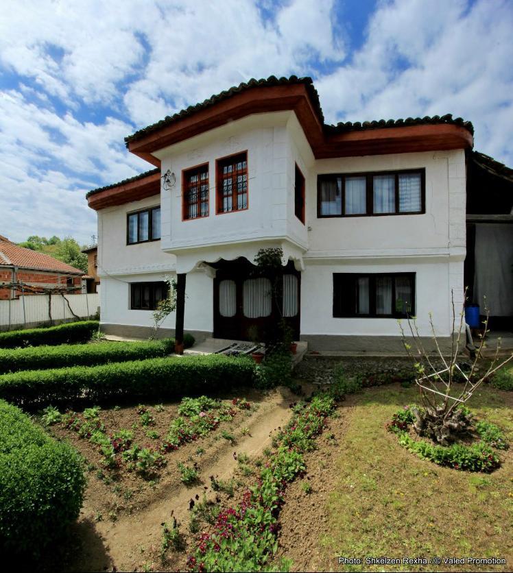 Gjakova Bujtina Zhaveli Bed & Breakfast エクステリア 写真